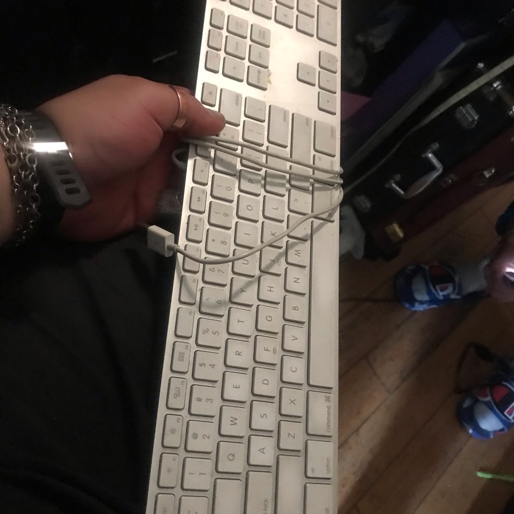Apple Mac Pro Imac iPad iPod Mac mini iPhone corded keyboard